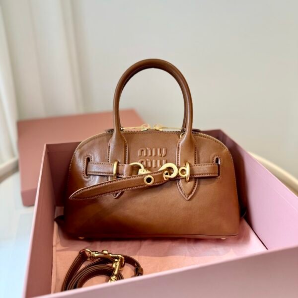 MIUMI*AventureSize: bottom length 28×bottom width 10×high 16.5cm